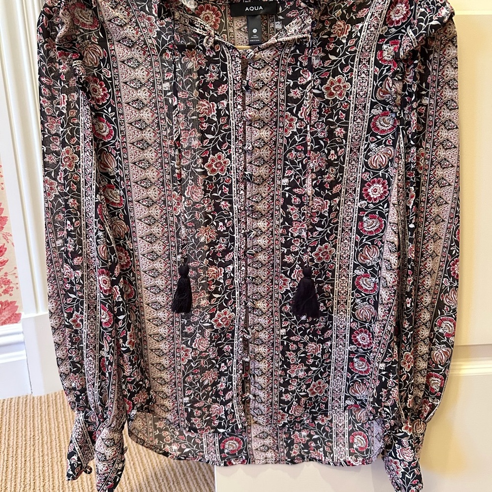 Aqua Women's Floral Black Blouse